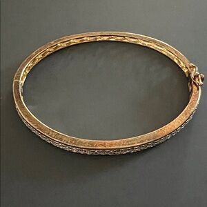 Elegant Gold Bangle Bracelet